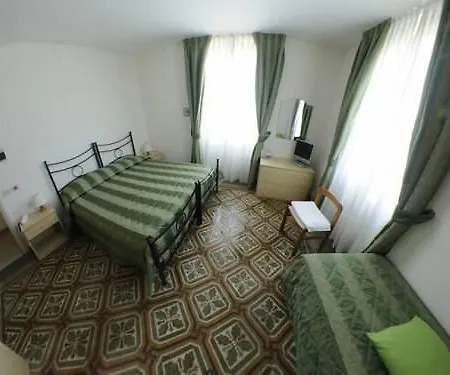 Arianna Hotel 3*
